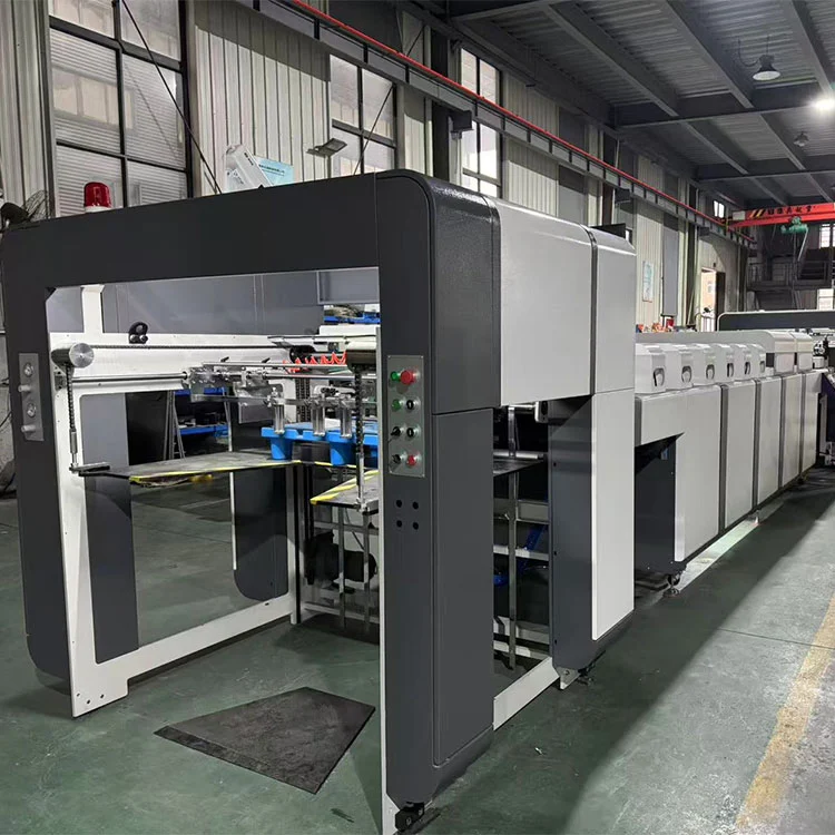 Automatische UV-Öllackiermaschine für dickes, dünnes Papier